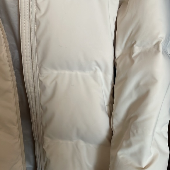 Uniqlo seamless puffer coat - Picture 3 of 8